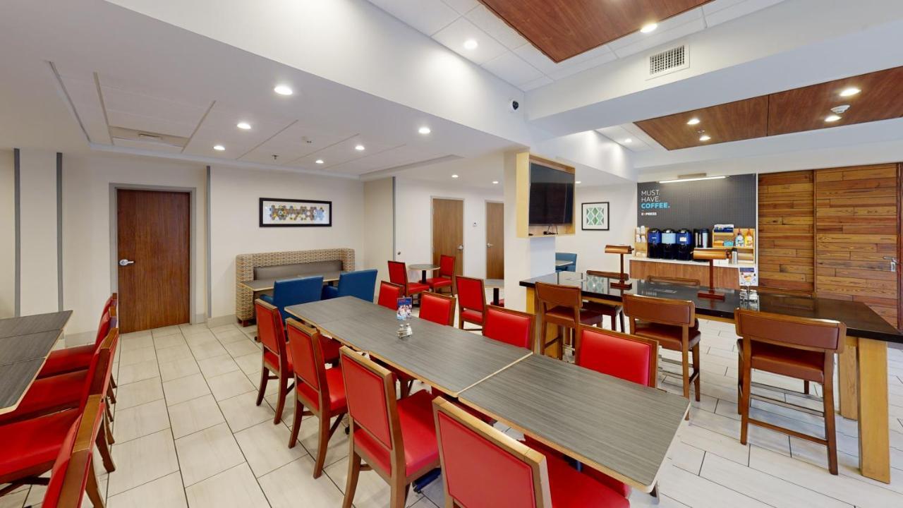 Holiday Inn Express South Burlington By Ihg Exteriör bild